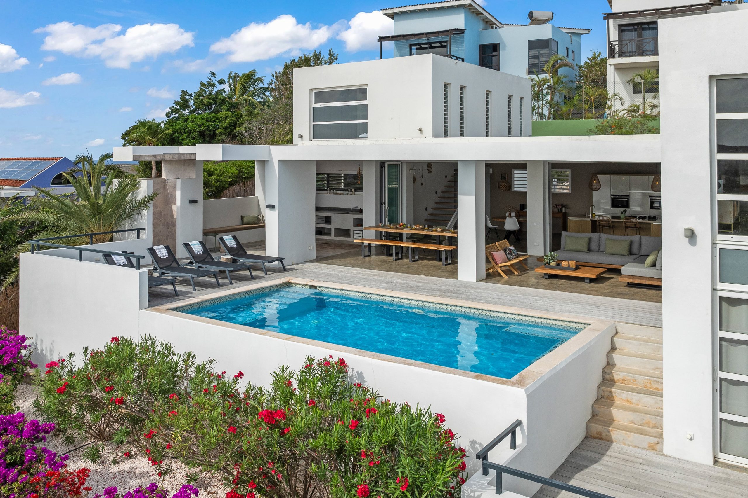 Uitzicht op groene vallei vanuit Villa South Beach Curaçao