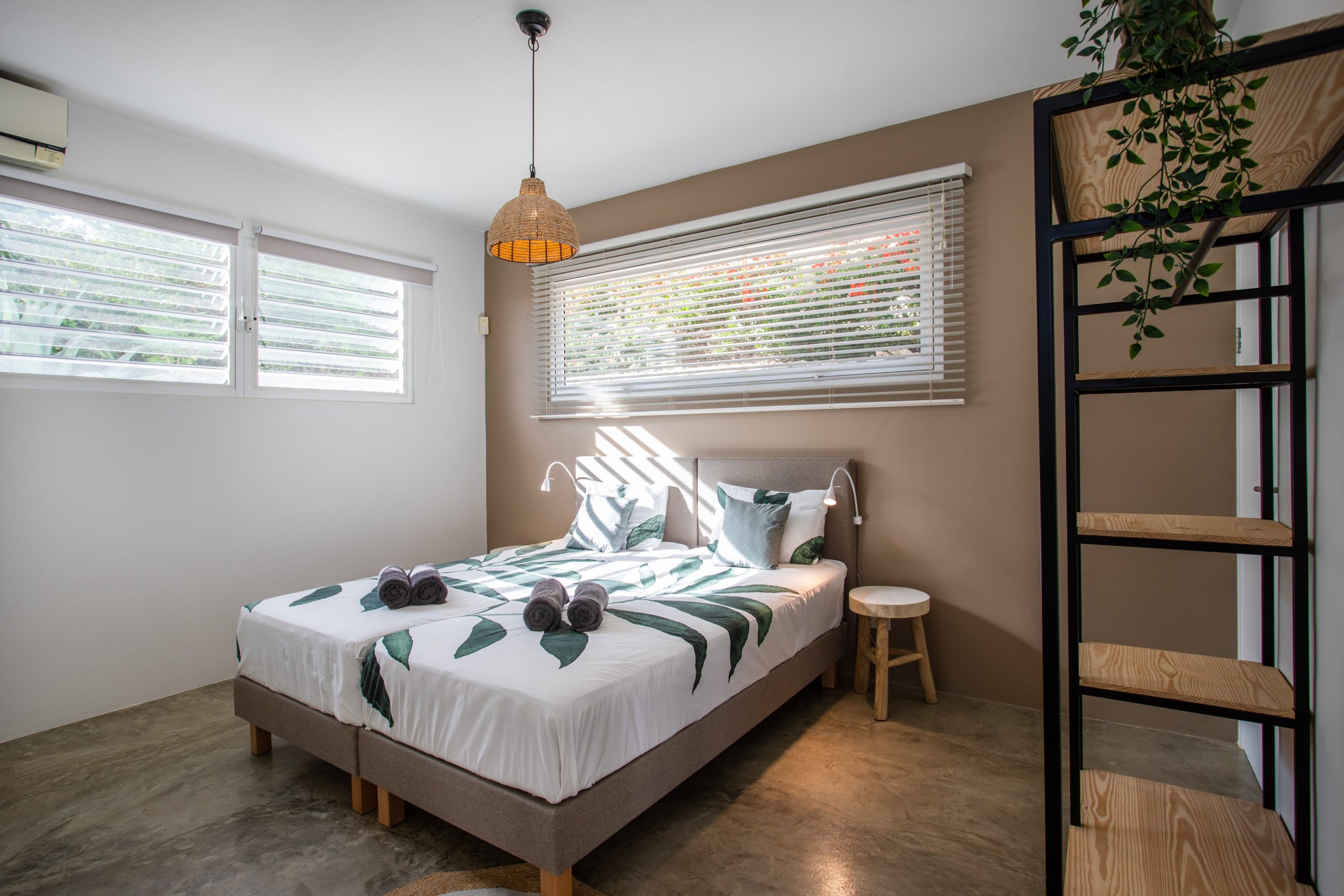 Comfortabele slaapkamer voor stellen in luxe villa Curaçao